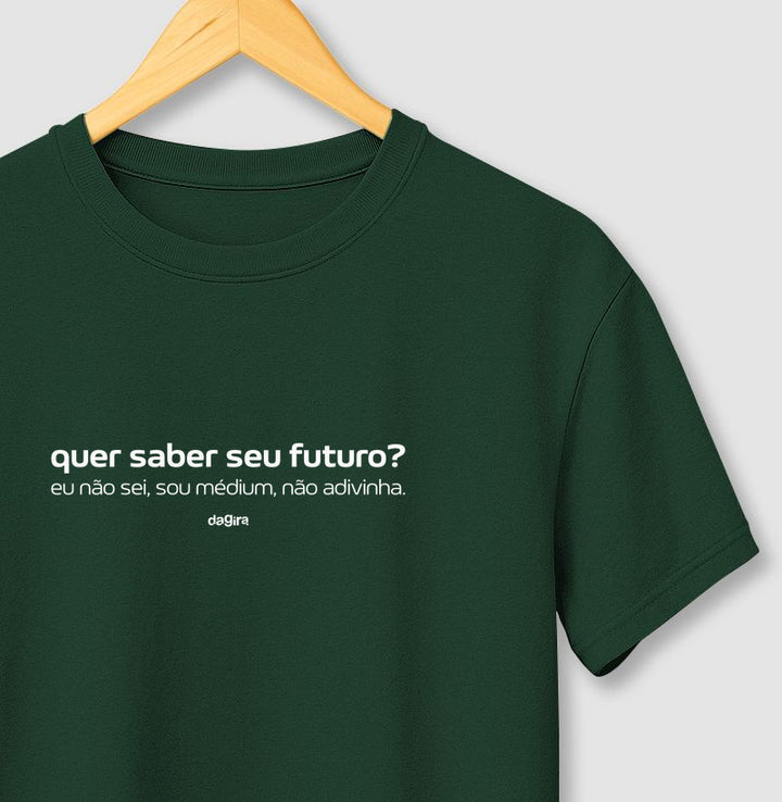 CAMISETA UMBANDA - NÃO SOU ADIVINHA, SOU MÉDIUM!