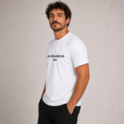 Camiseta Umbanda Eu Não Ando Só | Dagira